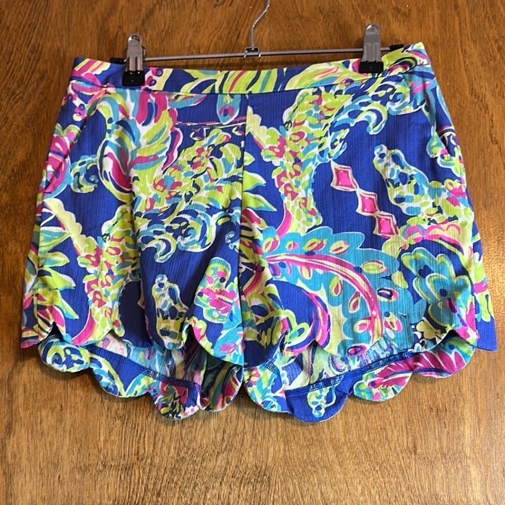 Lilly Pulitzer "Toucan Play" Colorful Magnolia Scallop Shorts Size 2 EUC